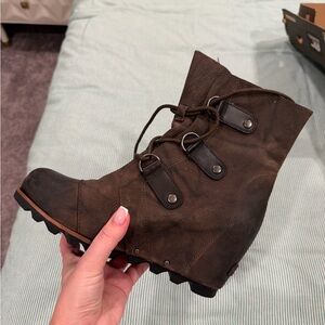 Sorel Women's Chocolate Lace-Up Boots